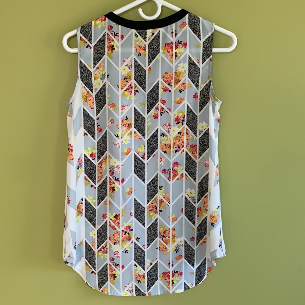 CAbi dogwood floral print top with black grosgrain ribbon detail. - Picture 4 of 4